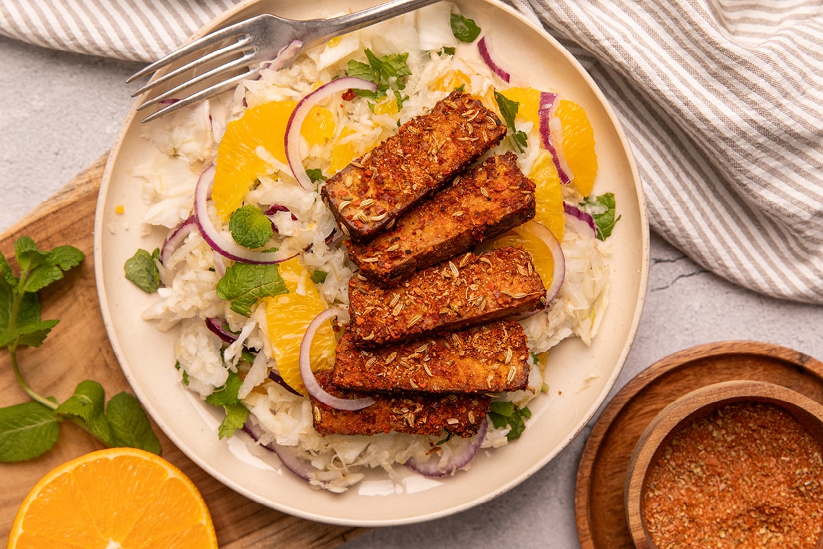 Mallorquinisches Tofu-Ragout mit Fenchel-Orangen-Salat